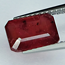 2.60ct Rubin smaragdschliff 8.5x6.1mm