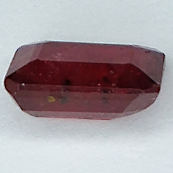 2.60ct Rubino taglio smeraldo 8.5x6.1mm