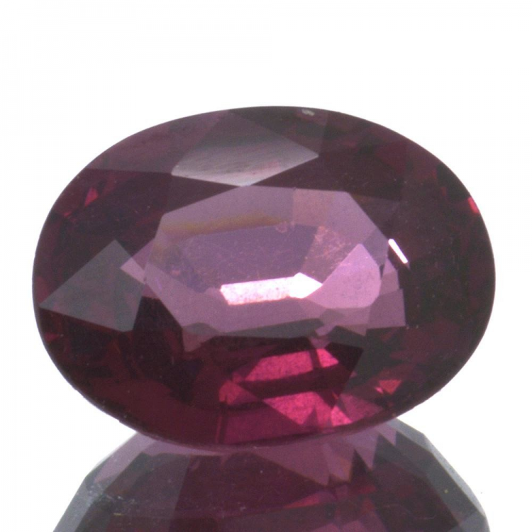 2,88ct.Rhodolite Garnet Oval Cut