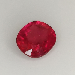 1.02ct Rubin ovalschliff 6.3x5.6mm