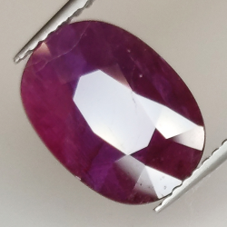 4.16ct Rubino taglio ovale 12.0x9.0mm