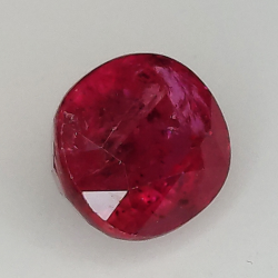 1.80ct Rubin ovalschliff 6.7x6.1mm