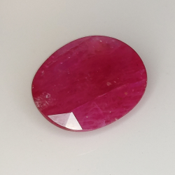 5.83ct Rubis coupe ovale 13.7x10.8mm