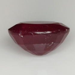 13.77ct Rubin ovalschliff 14.7x12.7mm