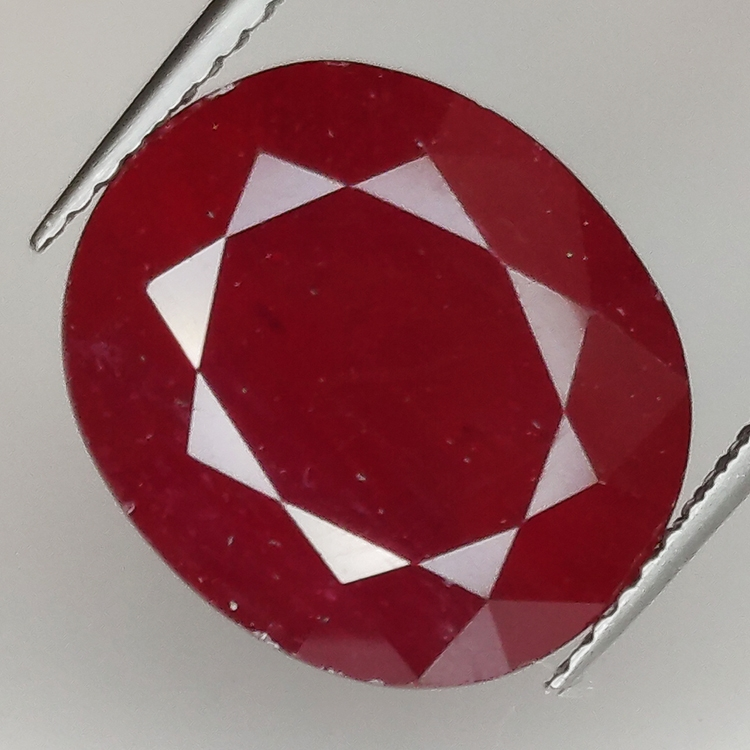 13.77ct Ruby oval cut 14.7x12.7mm