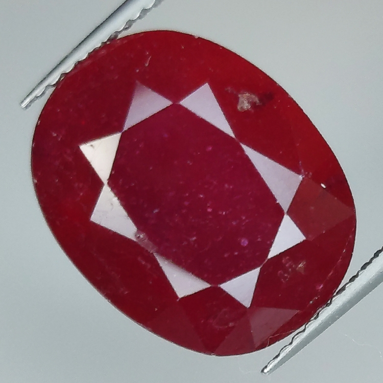 15.04ct Ruby oval cut 15.7x12.7mm