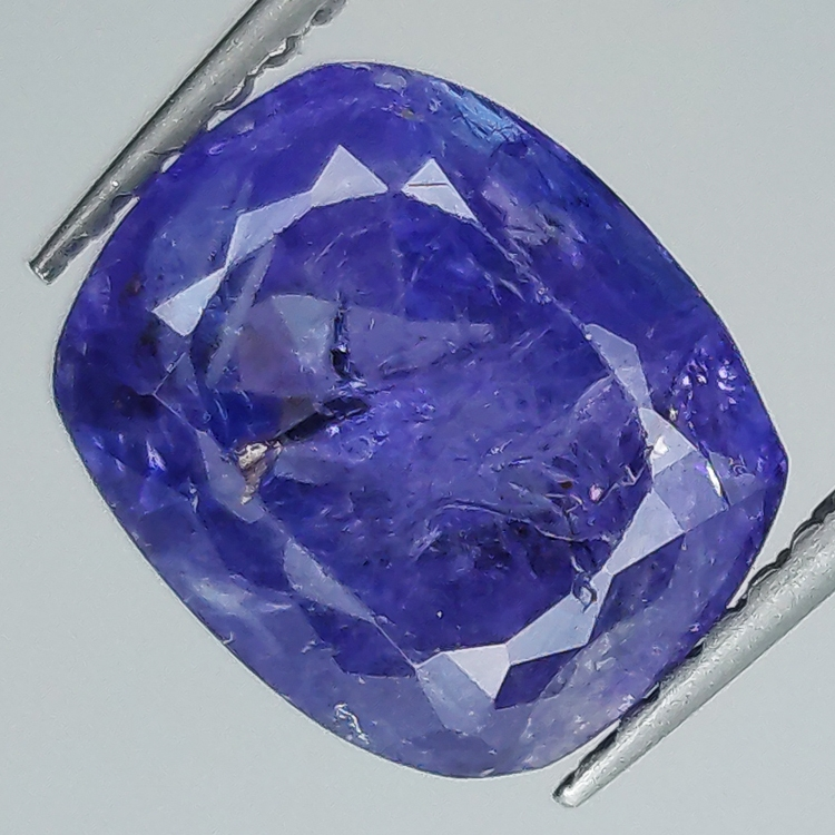 3.89ct Tanzanite coussin coupe 9.5x8.0mm