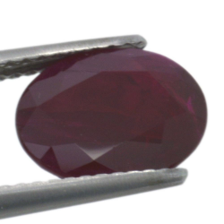 3,38ct. Ruby Oval Cut