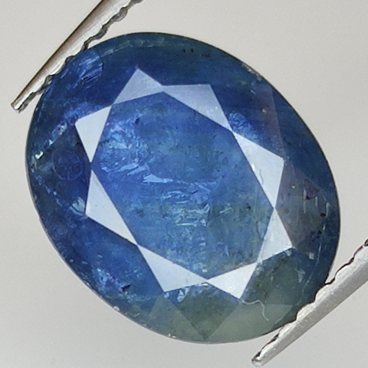 3.71ct Blauer Saphir seideneffekt ovalschliff 10.7x8.6mm