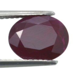 3,38ct. Ruby Oval Cut