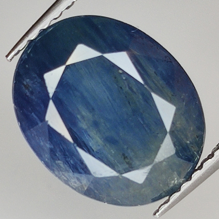 3.88ct Blue Sapphire oval cut 10.8x8.6mm