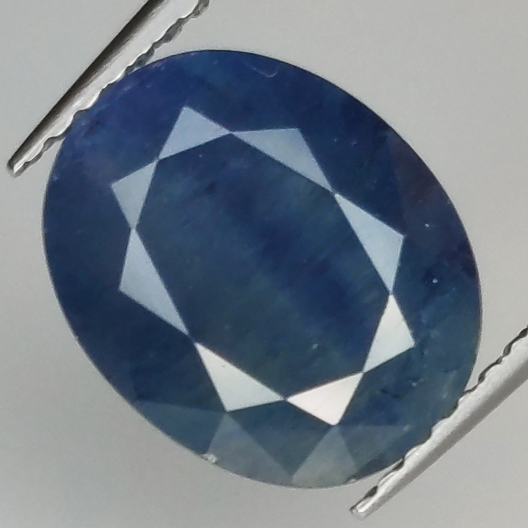 3.96ct Zaffiro Blu effetto seta taglio ovale 10.8x8.9mm