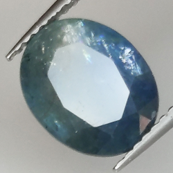 3.69ct Blauer Saphir seideneffekt ovalschliff 10.4x8.4mm