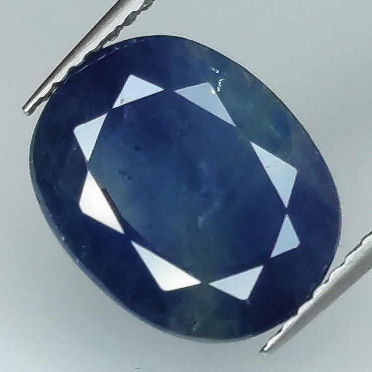 5.46ct Zaffiro blu taglio ovale 12.2x9.8mm