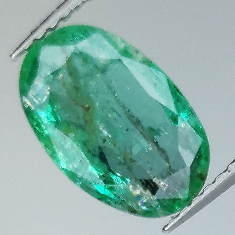 2.34ct Emerald oval cut 11.2x7.3mm