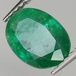 1.40ct Emeraude coupe ovale 8.1x6.1mm