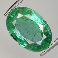 1.28ct Emeraude coupe ovale 8.7x6.0mm