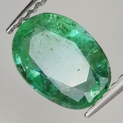 1.28ct Emeraude coupe ovale 8.7x6.0mm