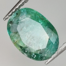 1.92ct Emerald oval cut 9.9x6.9mm