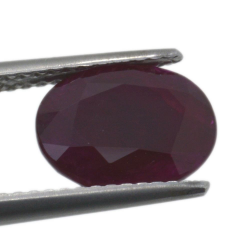 3,60ct. Ruby Oval Cut