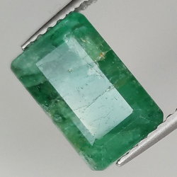 2.70ct Émeraude coupe émeraude 10.1x6.3mm