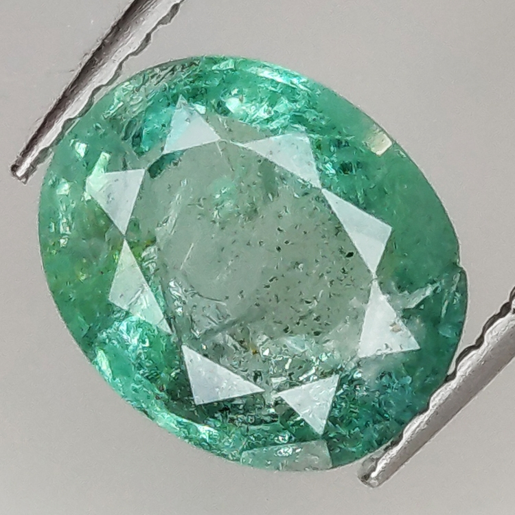 1.94ct Esmeralda talla oval 9.0x7.5mm