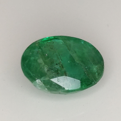 2.00ct Emeraude coupe ovale 9.6x7.3mm