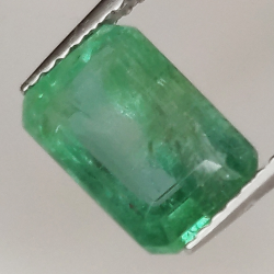 2.33ct Émeraude coupe émeraude 9.4x6.4mm