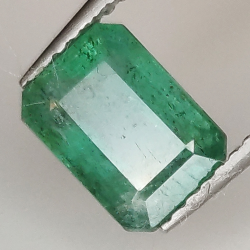 1.76ct Émeraude coupe émeraude 8.1x5.9mm