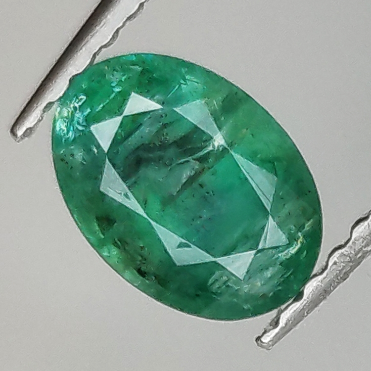 0.98ct Emerald oval cut 7.1x5.1mm