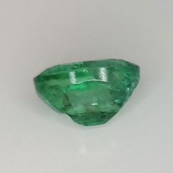 0.98ct Esmeralda talla oval 7.1x5.1mm