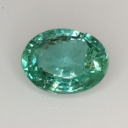 1.08ct Esmeralda talla oval 7.7x5.9mm