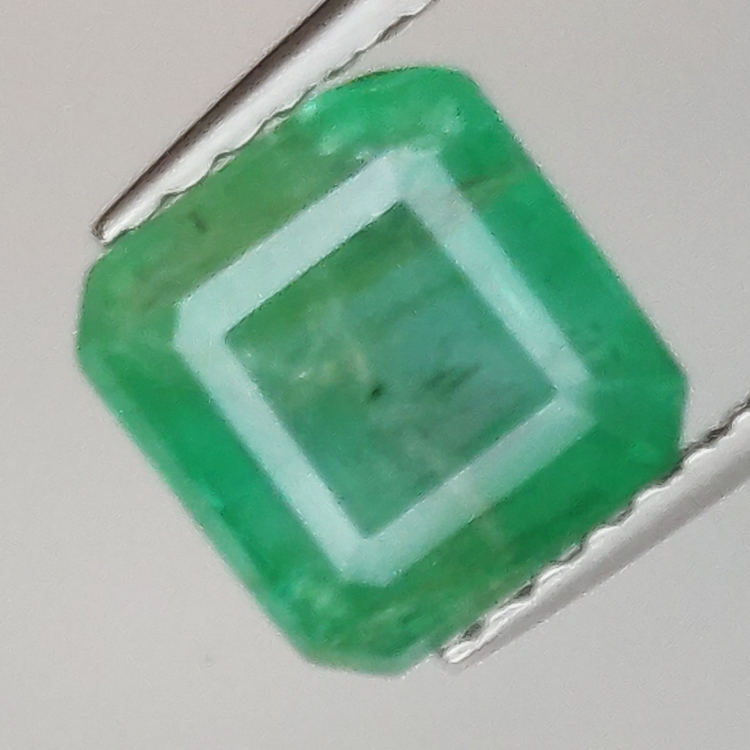 1.80ct Émeraude coupe émeraude 6.8x6.6mm