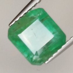 1.80ct Esmeralda talla esmeralda 6.8x6.6mm