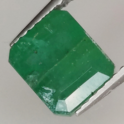 2.45ct Émeraude coupe émeraude 7.5x6.4mm