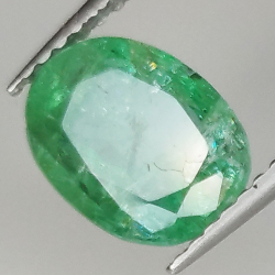 1.81ct Esmeralda talla oval 9.0x6.9mm