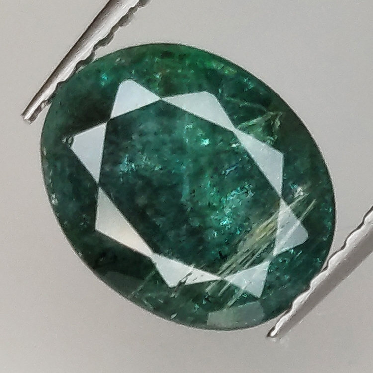 2.49ct Esmeralda talla oval 9.6x7.8mm