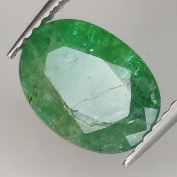 1.78ct Esmeralda talla oval 9.6x7.0mm