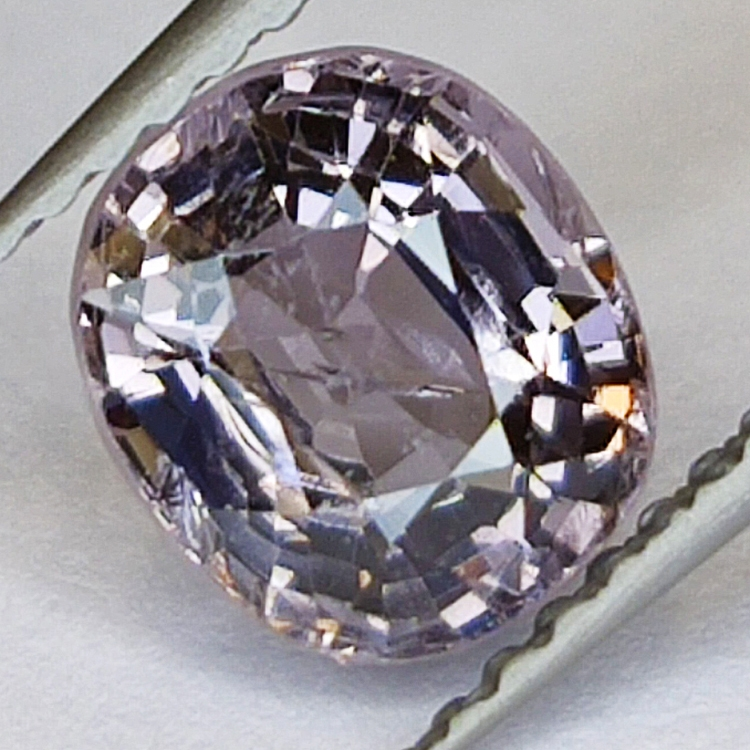 1.63ct Espinela Violeta talla cojín 7x6mm