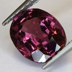 1.52ct Espinela Rosa talla oval 8x6mm