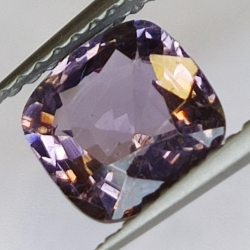 1.54ct Espinela Violeta talla cojín 7x7mm