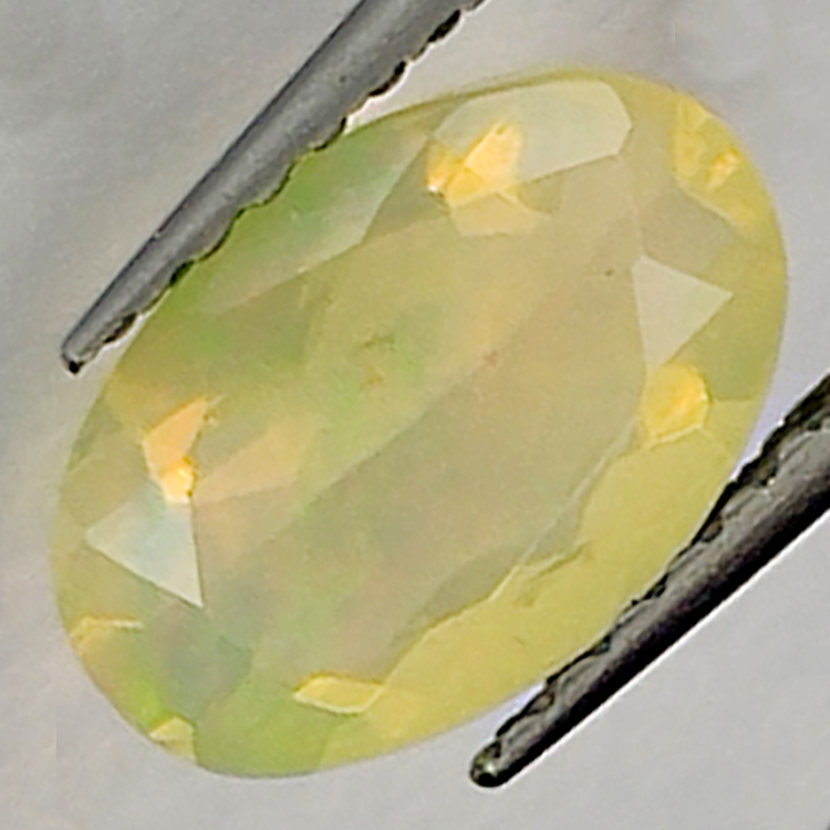 0.90ct Opale Noble Ethiopie coupe ovale 9.0x6.0mm