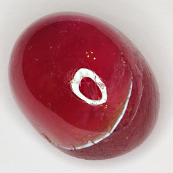 24.76ct Rubin cabochon oval 16.0x12.8mm