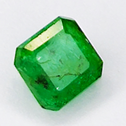 0.77ct Smaragd Smaragdschliff 5.2x4.9mm