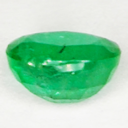 0.96ct Esmeralda talla oval 6.8x5.0mm