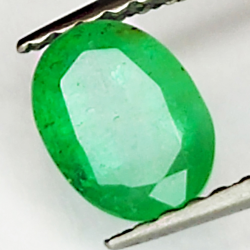 0.78ct Émeraude coupe ovale 6.2x4.7mm