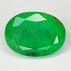 0.78ct Esmeralda talla oval 6.2x4.7mm