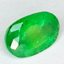 0.45ct Esmeralda talla oval 6.0x3.9mm