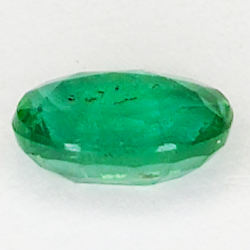 0.87ct Esmeralda talla oval 7.1x5.3mm