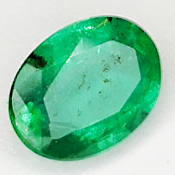 0.87ct Smaragd ovalschliff 7.1x5.3mm